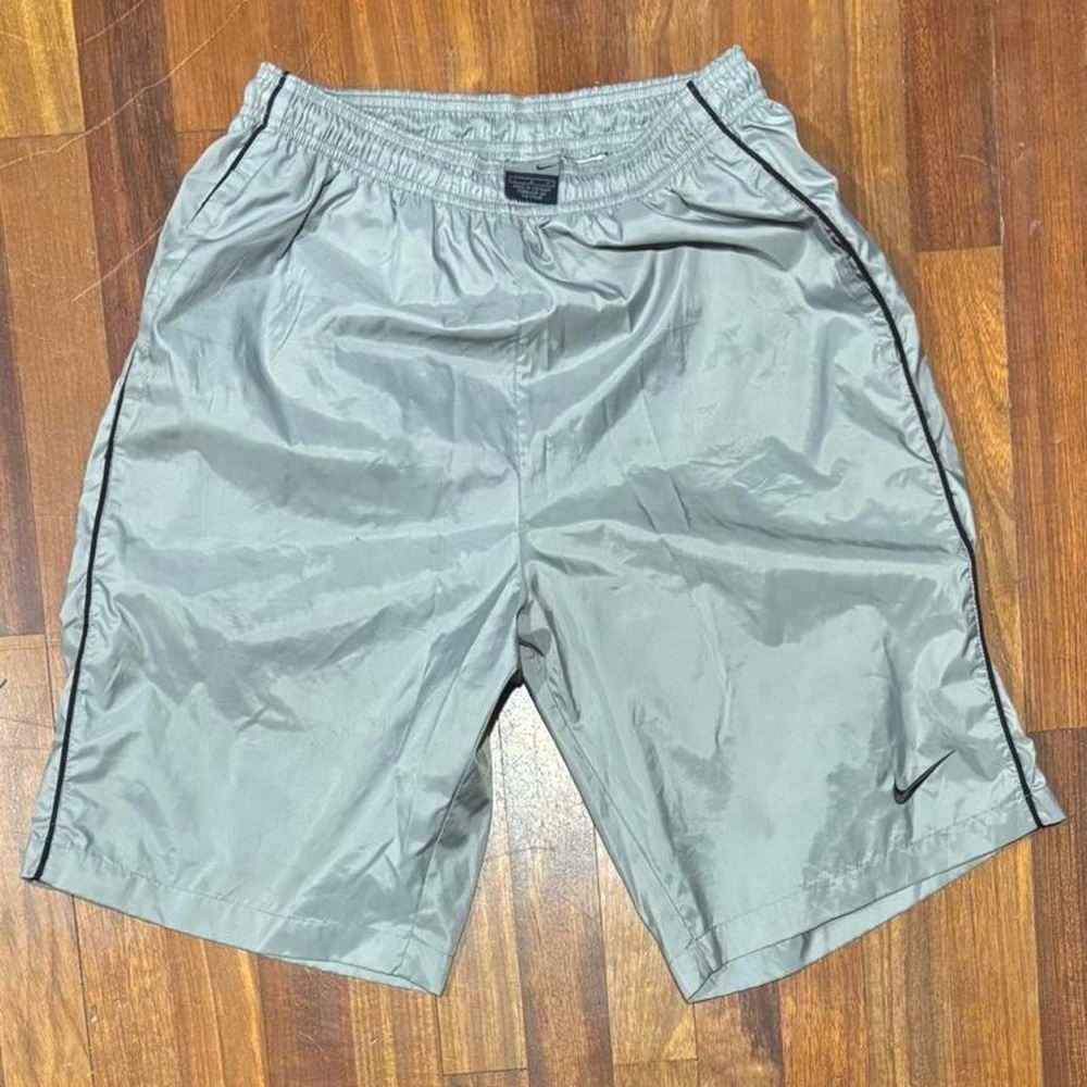 Early 2000s Nike Silver Nylon Basketball shorts